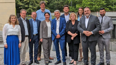 Die bayerischen FDP-Bundestagsabgeordneten gemeinsam mit vbw-Hauptgeschäftsführer Bertram Brossardt.